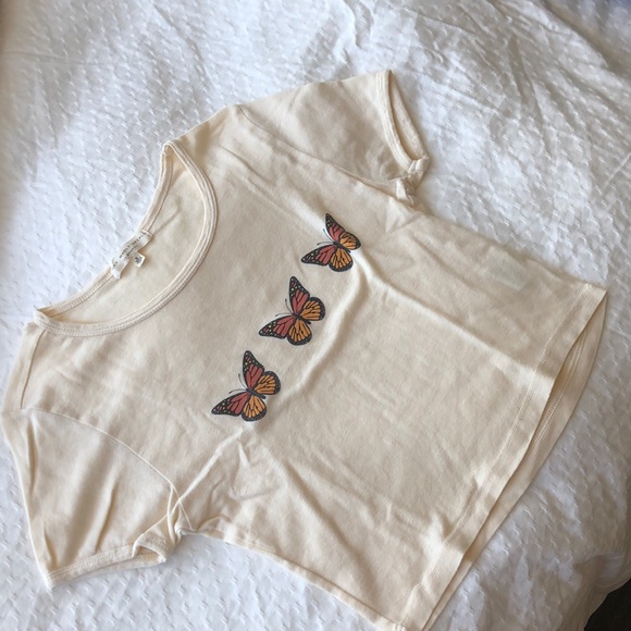 cropped butterfly top - Picture 3 of 3